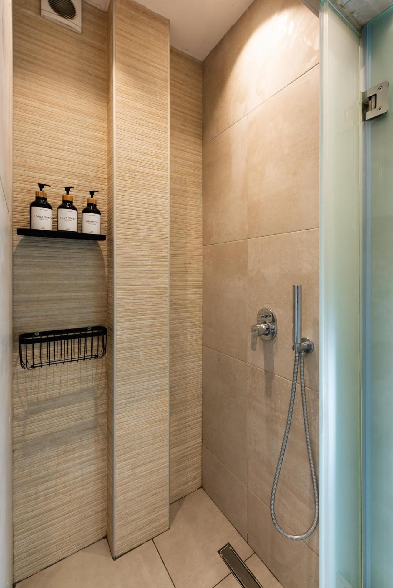 Modern Studio Apartment A เอเธนส์ ภายนอก รูปภาพ